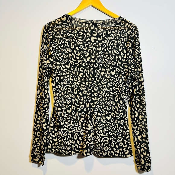 Cabi Sweetheart Top Size Medium Style #4163 Fall 2021 Black Ivory Animal Print - Picture 8 of 11